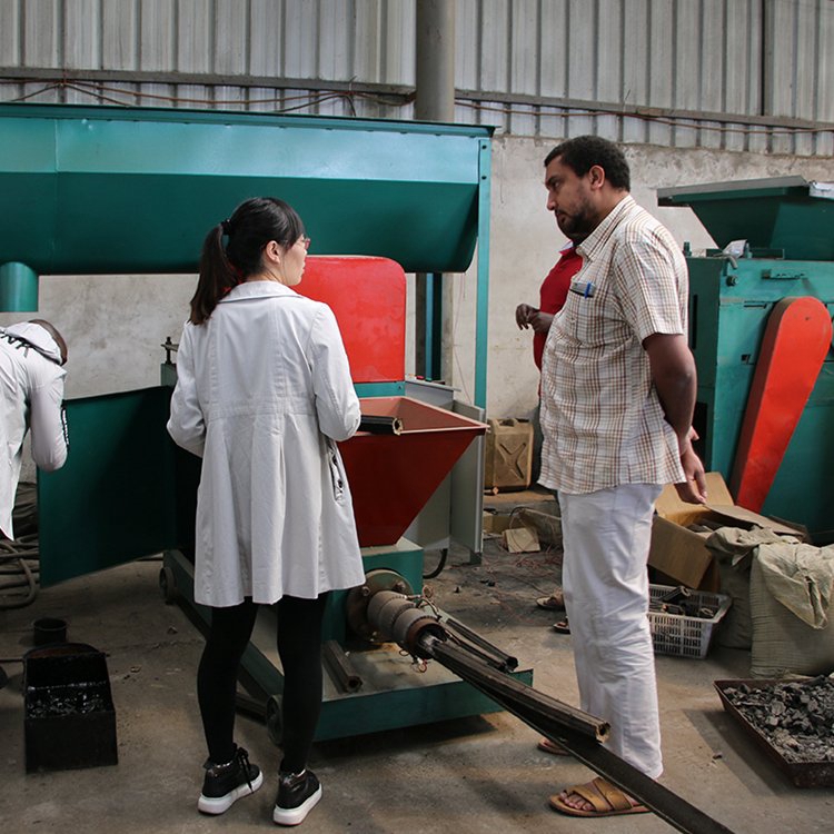 木炭機廠家告訴你原木炭和機制炭的不同在哪里？